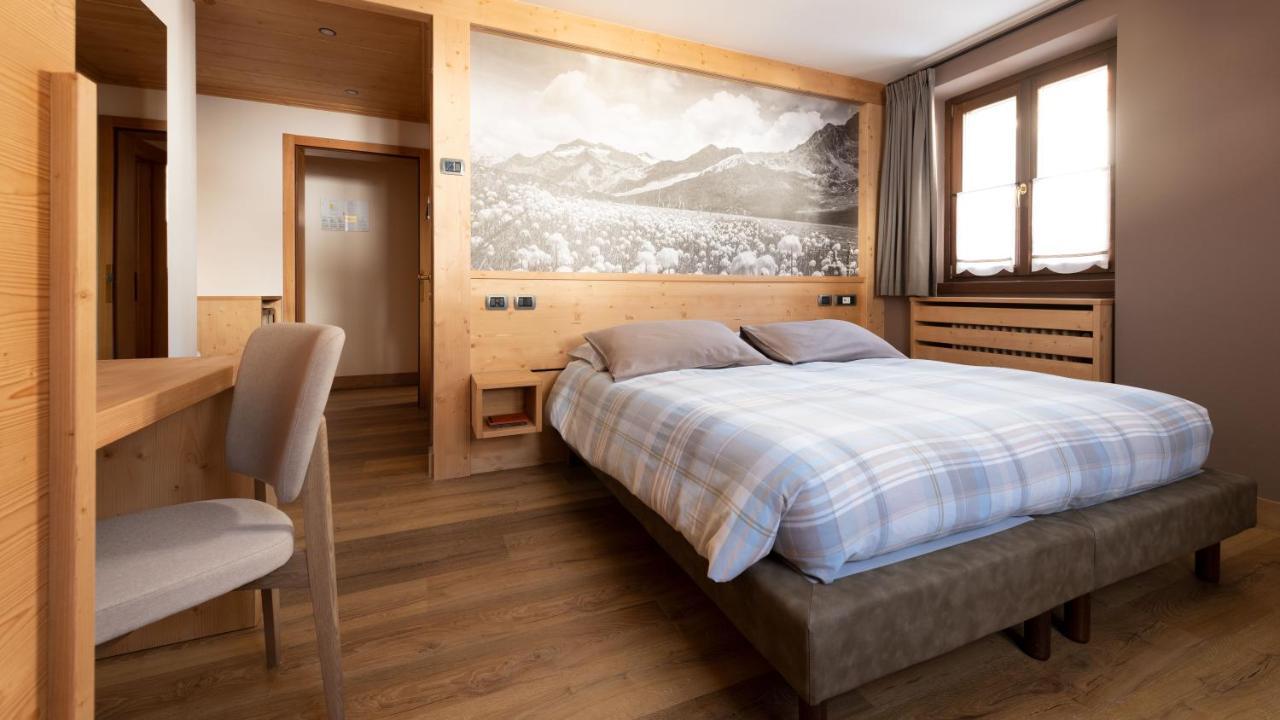 Hotel Compagnoni サンタ・カテリーナ・ヴァルフルヴァ エクステリア 写真