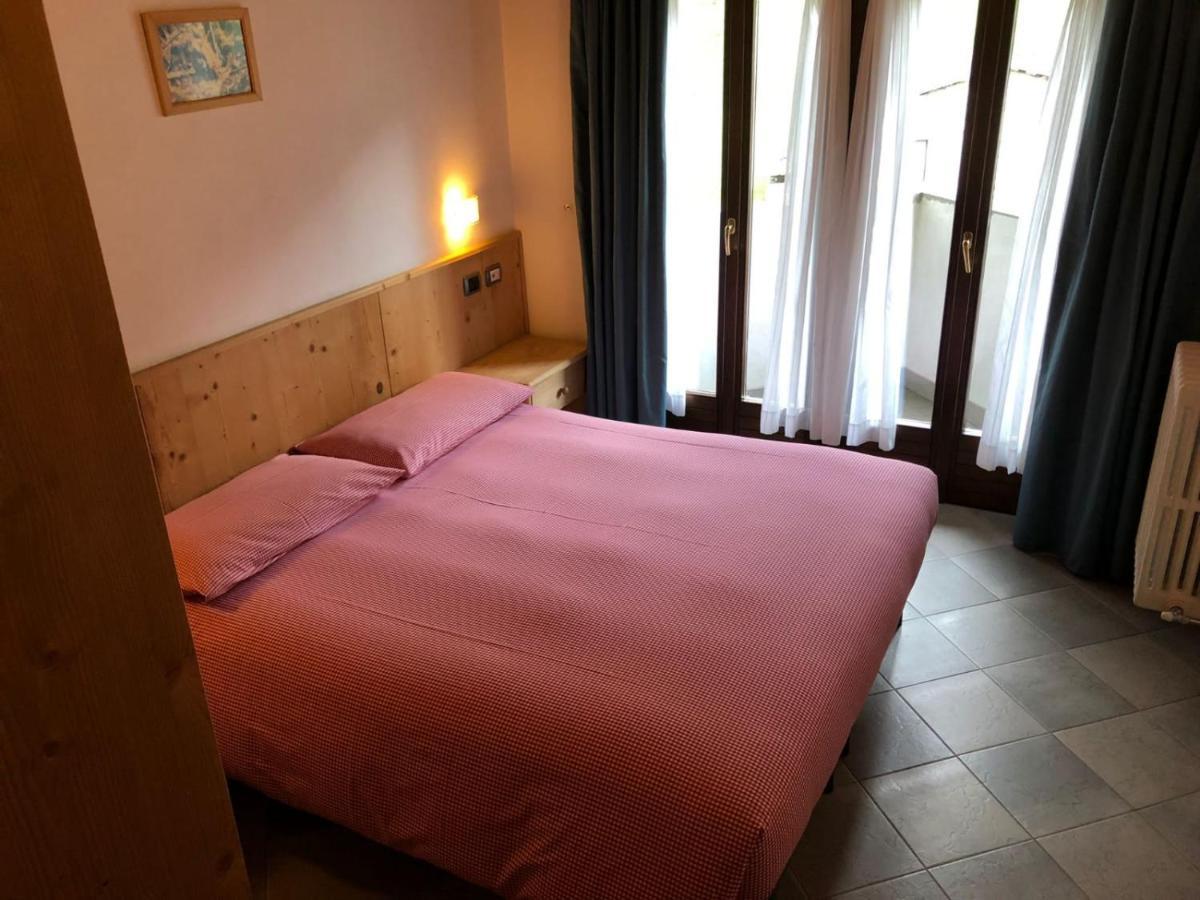 Hotel Compagnoni サンタ・カテリーナ・ヴァルフルヴァ エクステリア 写真
