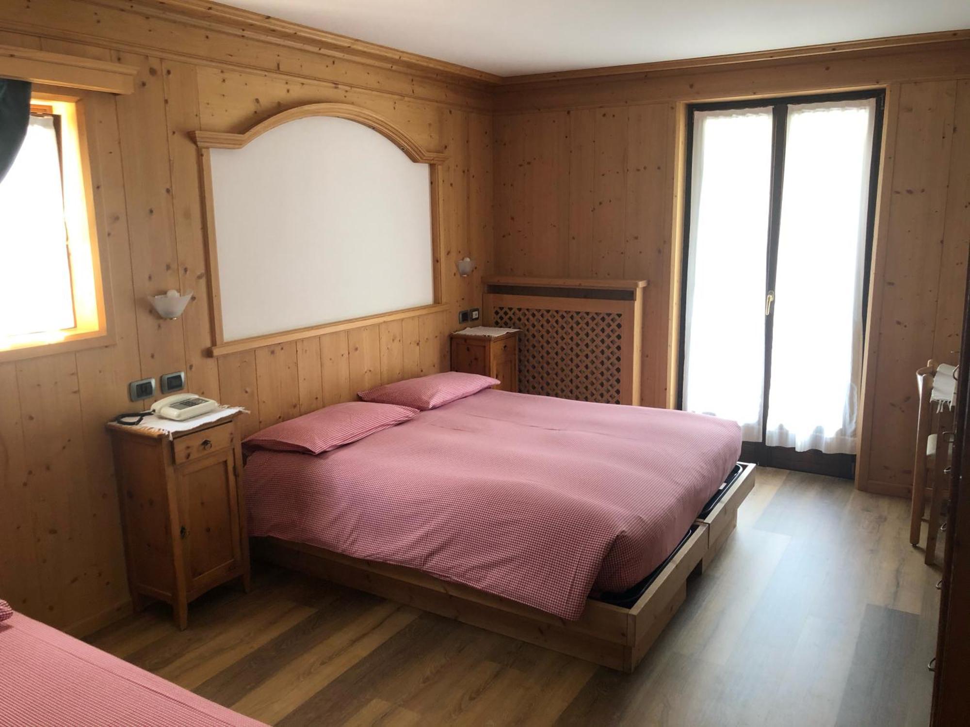 Hotel Compagnoni サンタ・カテリーナ・ヴァルフルヴァ エクステリア 写真