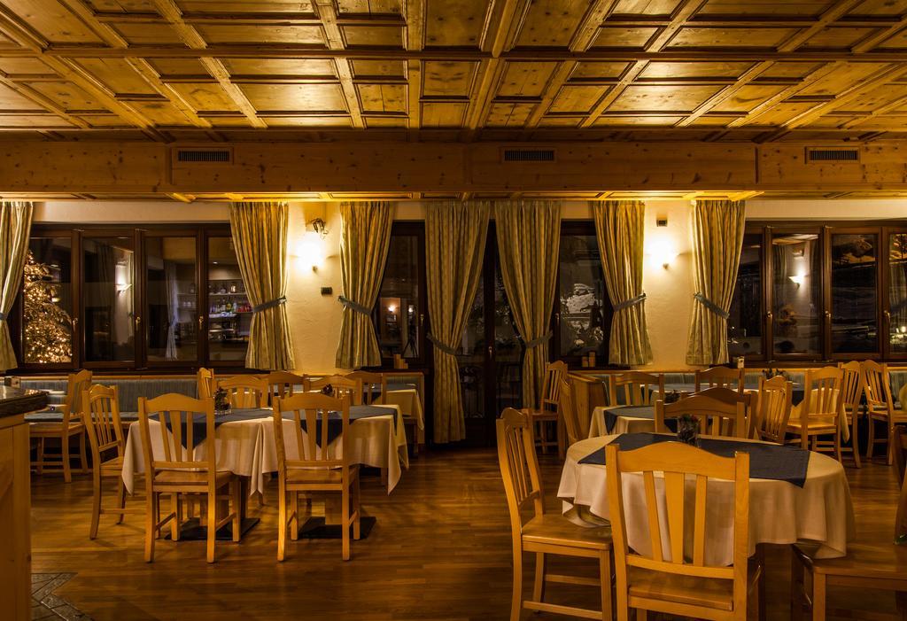 Hotel Compagnoni サンタ・カテリーナ・ヴァルフルヴァ エクステリア 写真