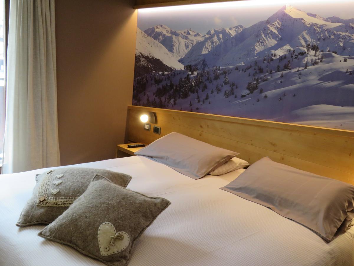 Hotel Compagnoni サンタ・カテリーナ・ヴァルフルヴァ エクステリア 写真